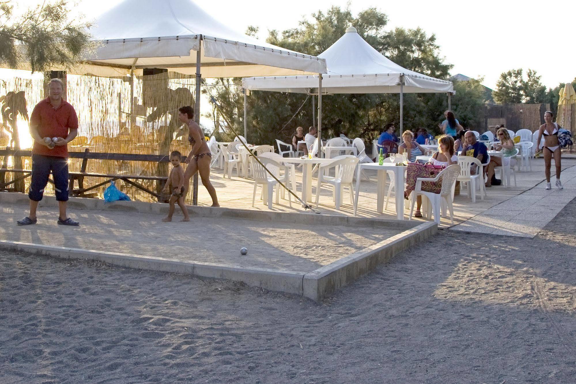 מרינה די צ'צ'ינה Villaggio Club Cecina מראה חיצוני תמונה